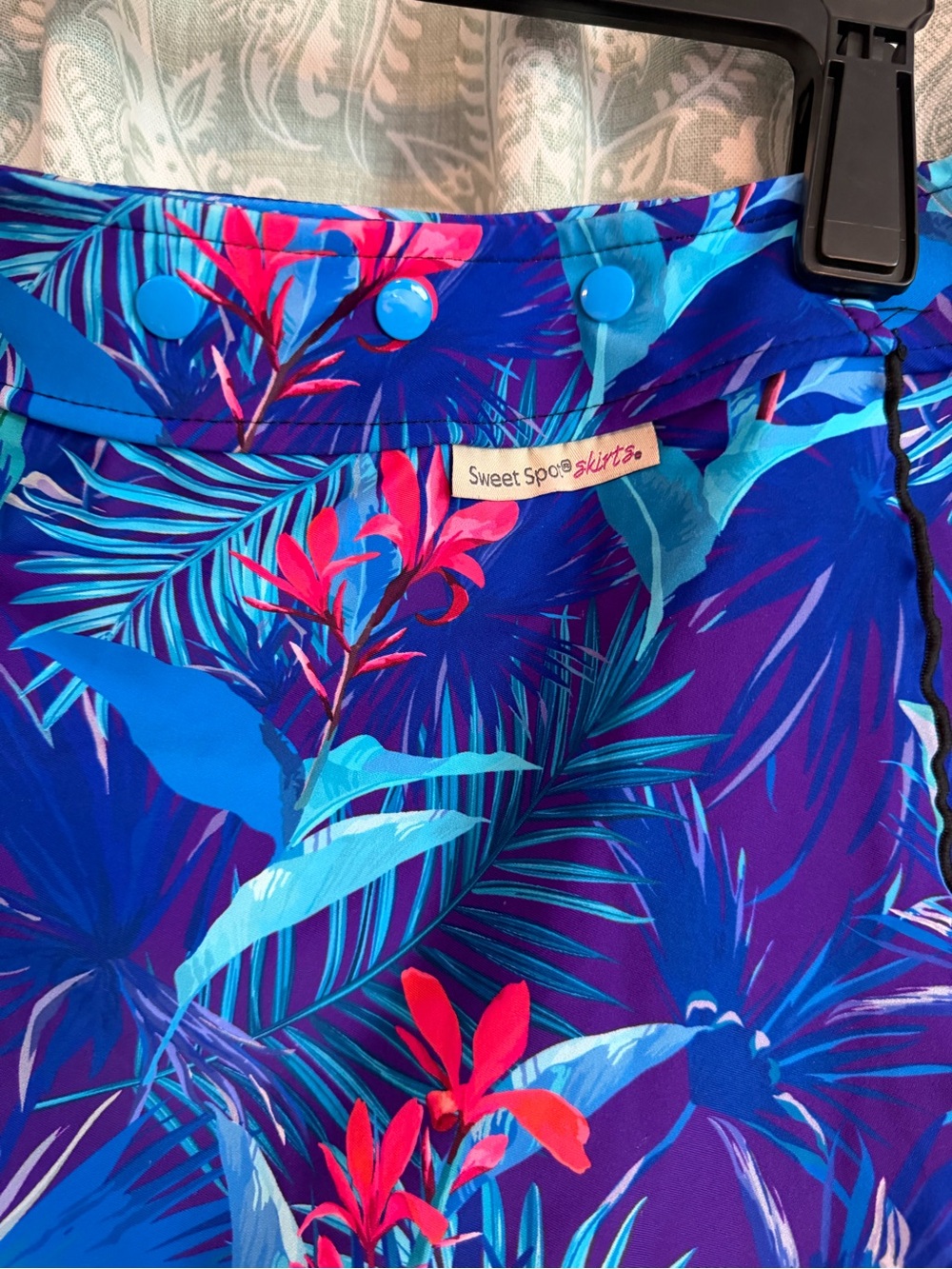 Women's Tropical Print Mini Skirt - Blue Floral - Picture 2 of 4
